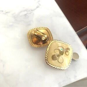 Vintage Clip On Earrings